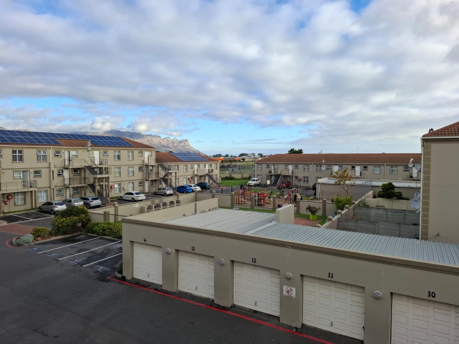 2 Bedroom Property for Sale in Guldenland Western Cape